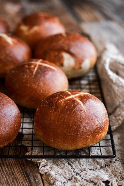 Soft Pretzel Buns