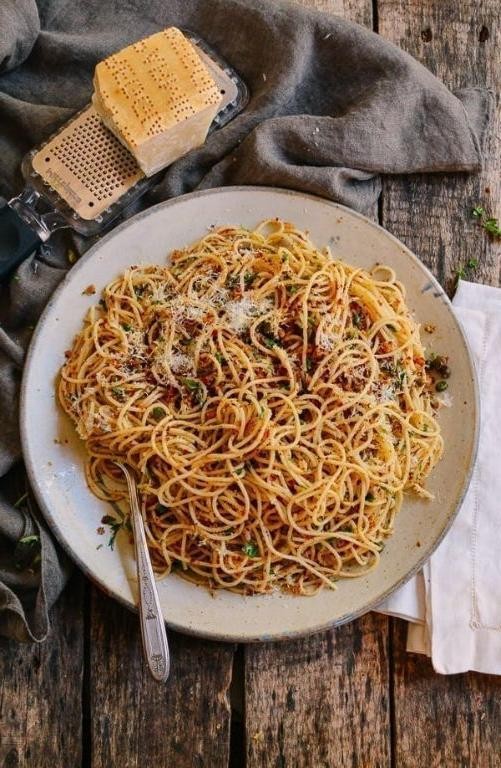 Spaghetti with Anchovies and Breadcrumbs