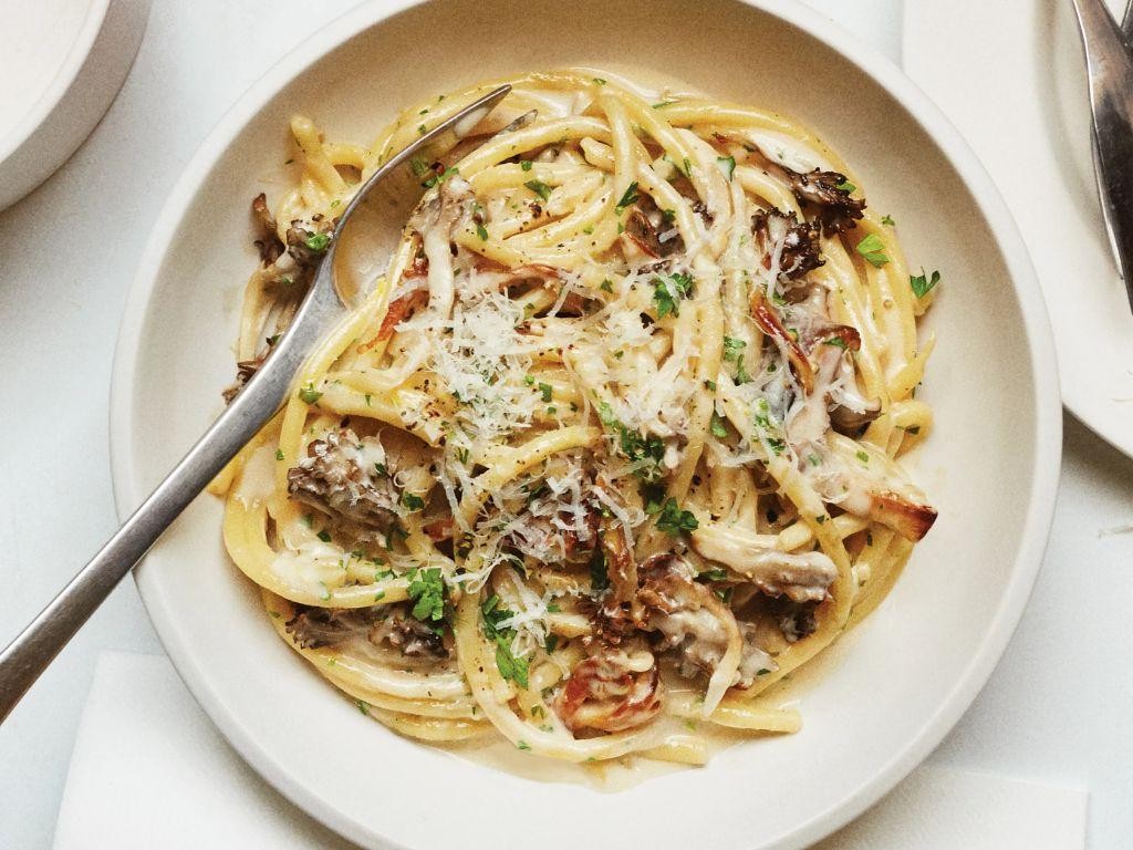 Spaghetti with Mushroom Cream Sauce