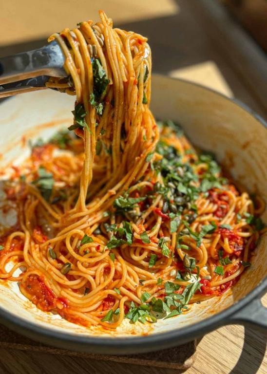 Spaghetti with Roasted Garlic and Tomatoes