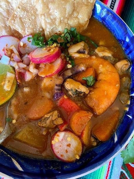 Spicy 7 Mares Soup with Tomatoes and Garlic
