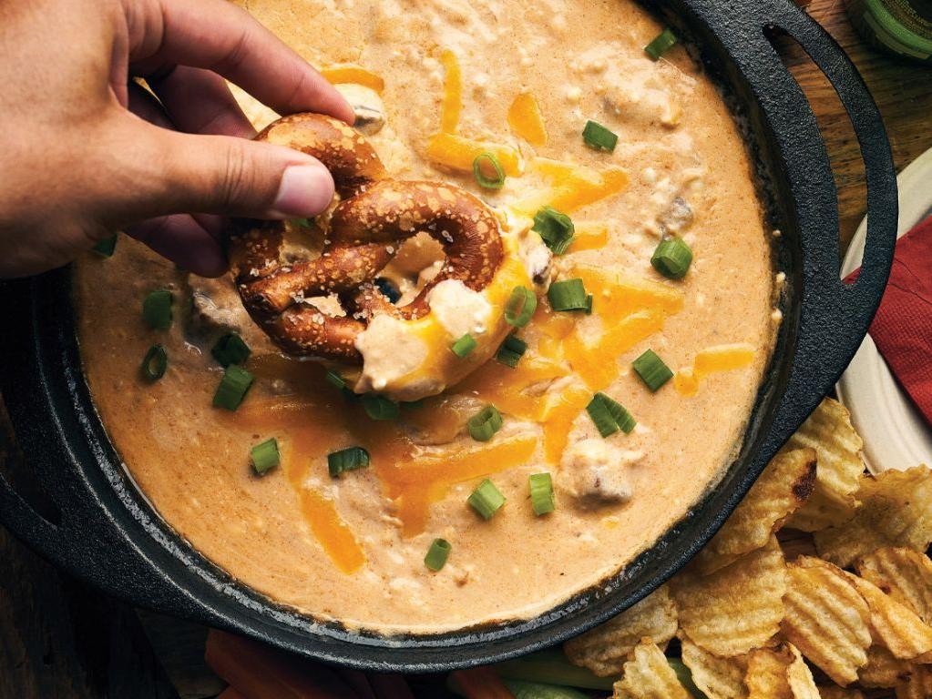 Spicy Chili Beer Cheese Dip