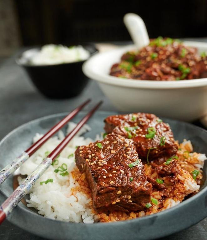 Spicy Korean Beef Fine Cubes with Gochujang Sauce