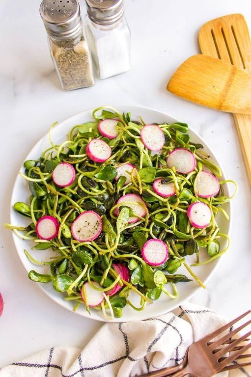 Spicy Microgreen Salad with Lemon Vinaigrette