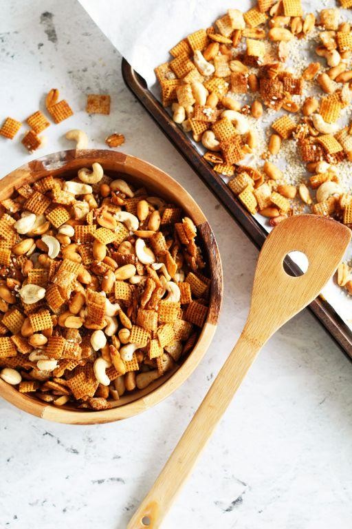 Spicy Sriracha Cereal Snack