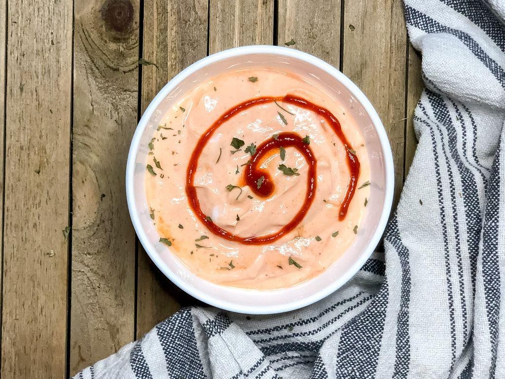Spicy Sriracha Greek Yogurt Dip