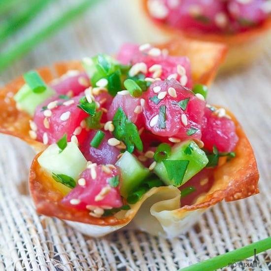 Spicy Tuna Tartare on Crispy Wontons