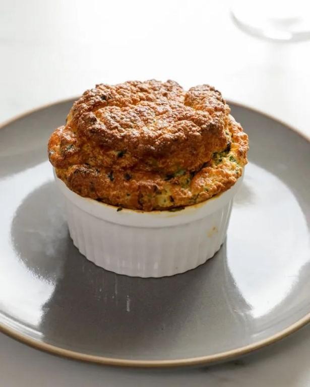 Spinach and Blue Cheese Souffle for a Bold Taste