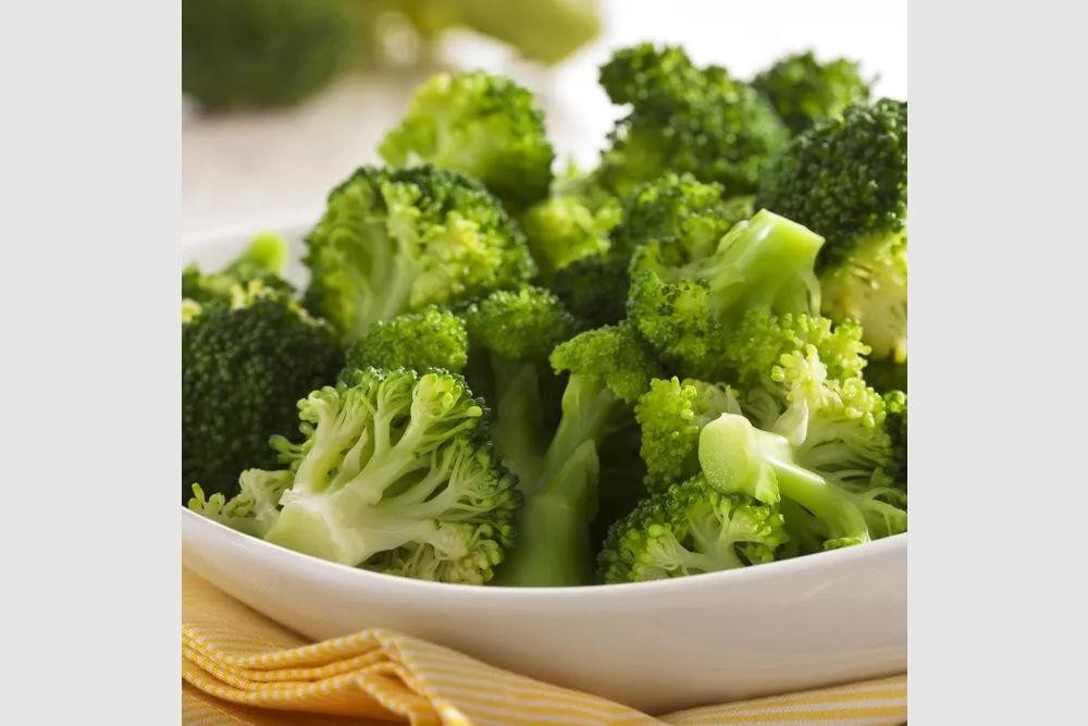 Steamed Broccoli with Garlic