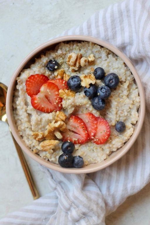 Steel-cut oats with hemp seeds and honey