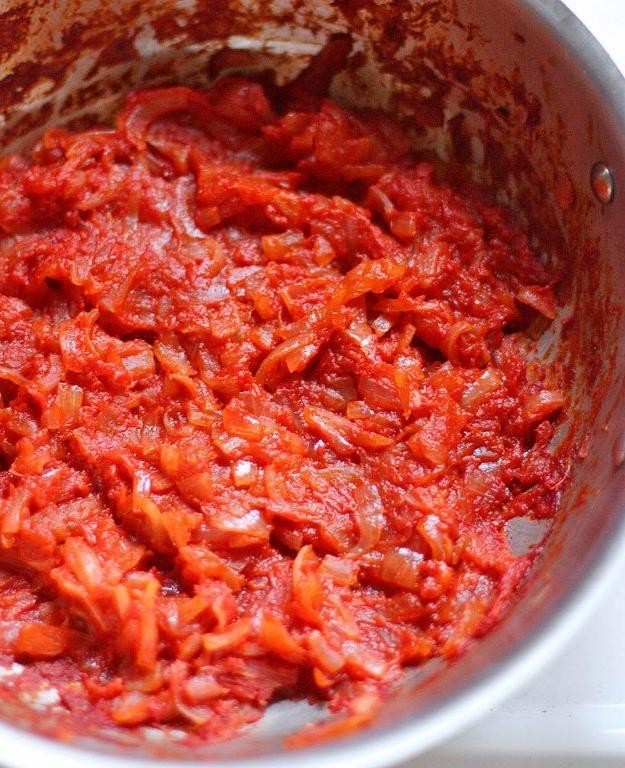 Stewed tomatoes with caramelized onions