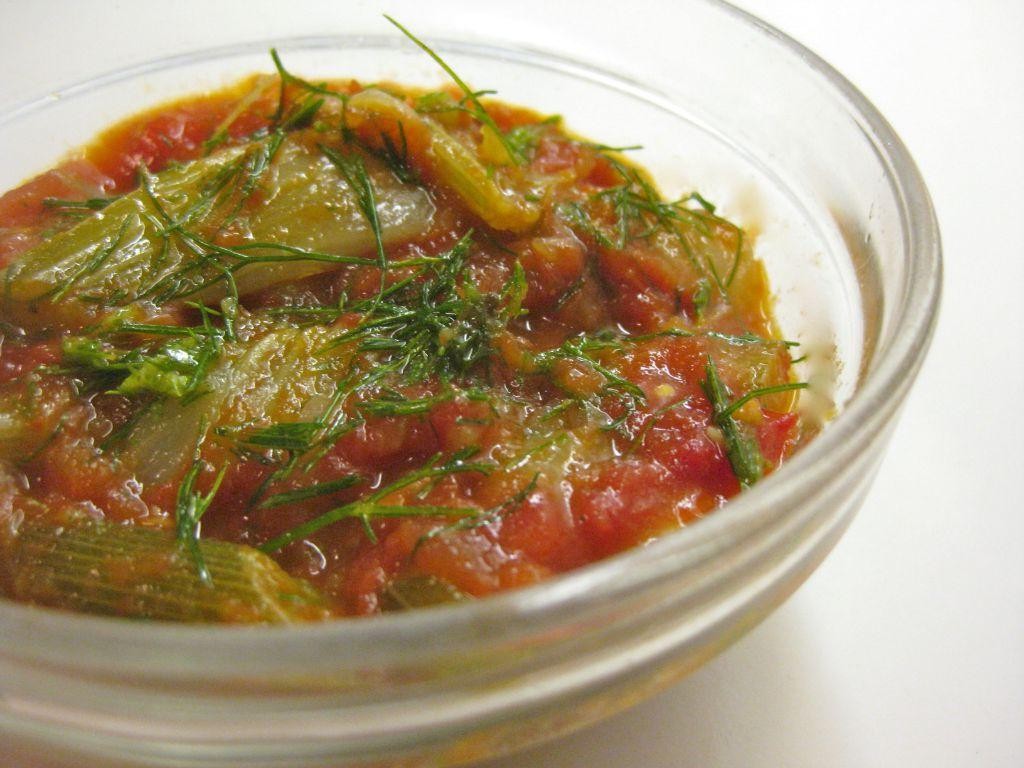 Stewed tomatoes with fennel and orange zest