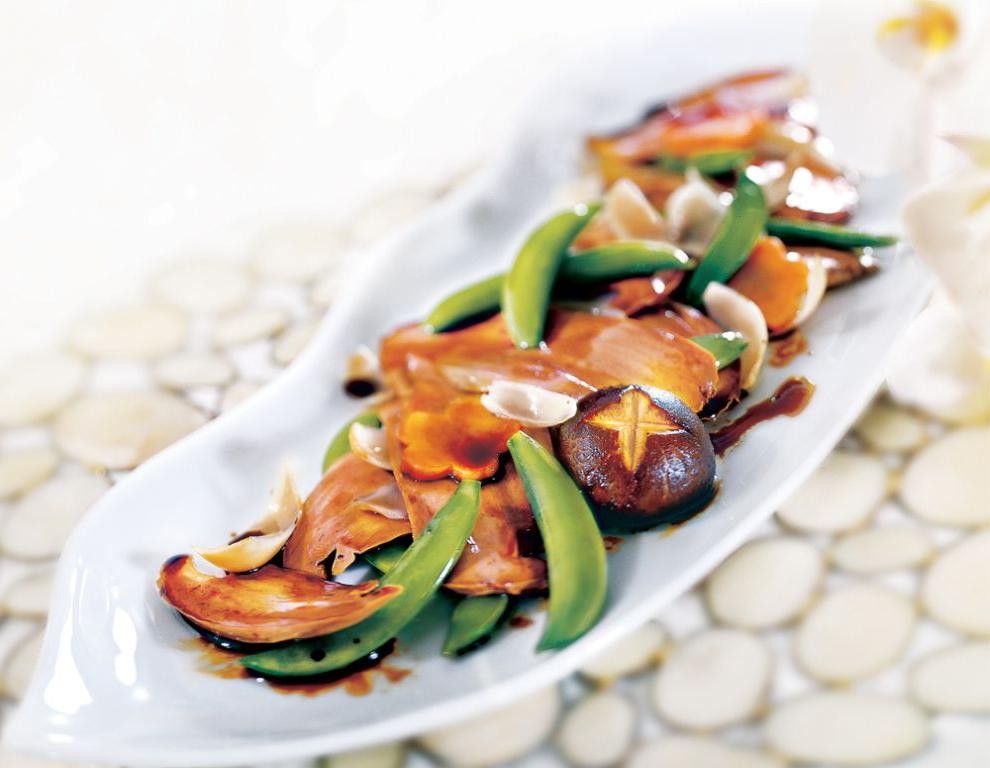 Stir-Fried Abalone with Vegetables