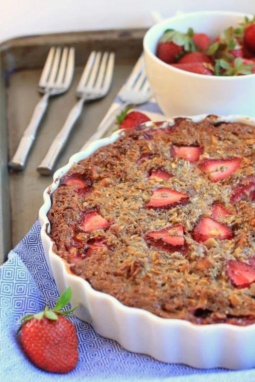 Strawberry Chia Baked Oatmeal