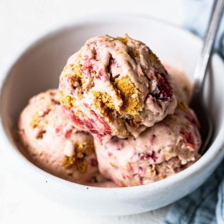 Strawberry Cream Cheese Ice Cream