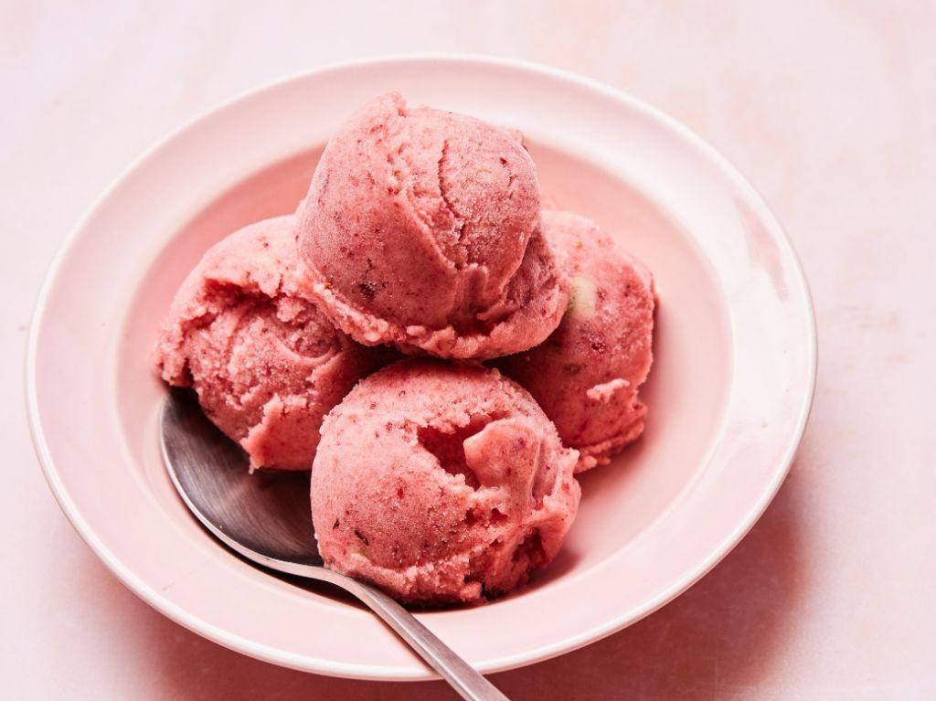 Strawberry banana nice cream