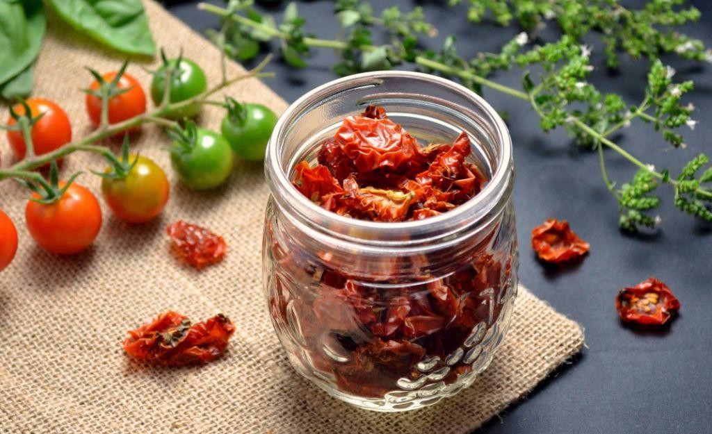 Sun-Dried Cherry Tomato in Olive Oil