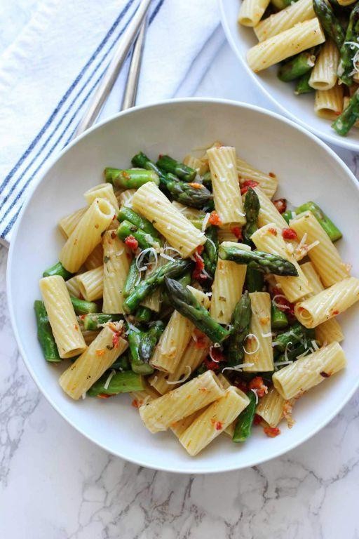 Sun-Dried Tomato and Asparagus Pasta