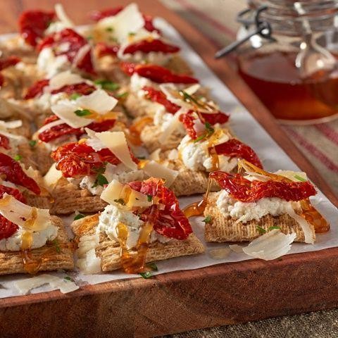 Sun-Dried Tomato and Goat Cheese Flatbread