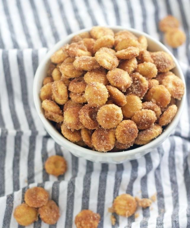 Sweet Cinnamon Sugar Oyster Crackers