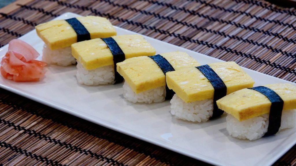Tamagoyaki Sushi Roll