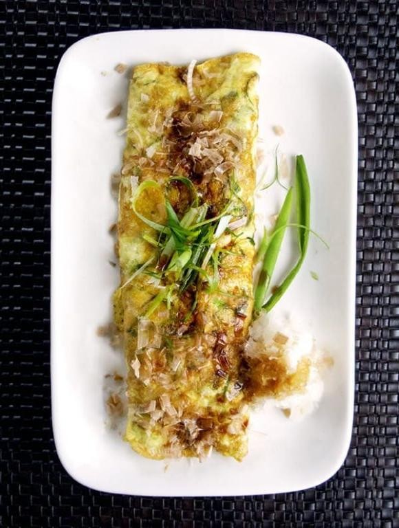 Tamagoyaki with Bonito Flakes