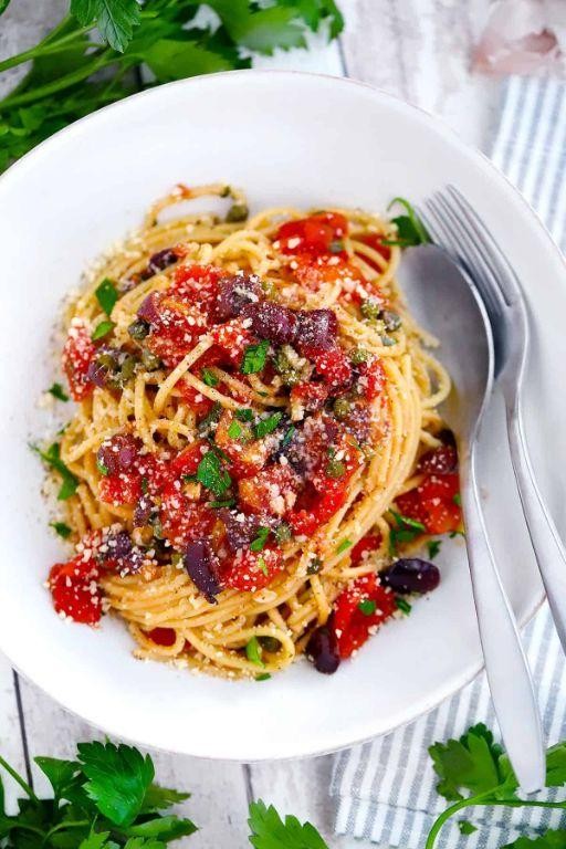 Tomato and Anchovy Pasta Puttanesca