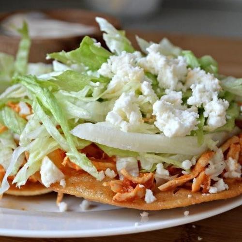 Tostadas de Tinga
