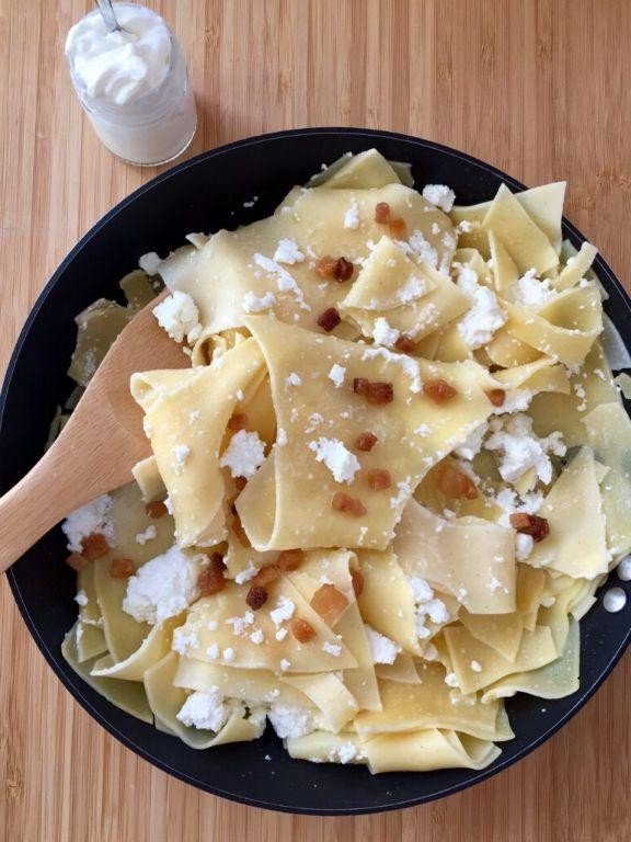 Túrós Csusza (Noodles with Cottage Cheese)