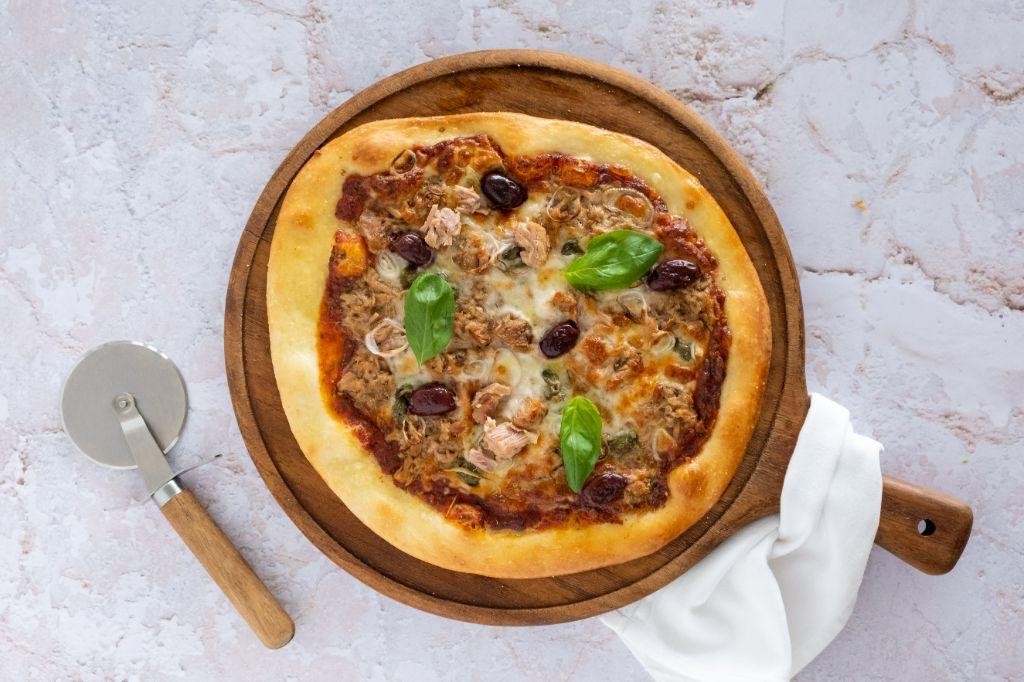 Tuna Pizza with Olives and Capers