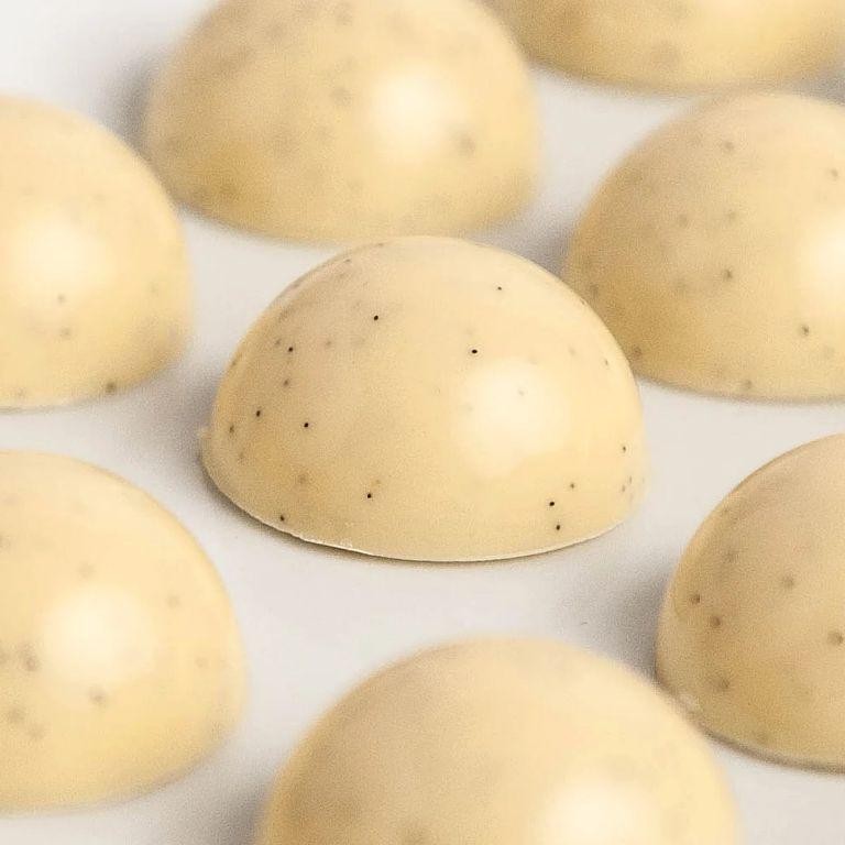 Vanilla Bean Candy Mold Bonbons