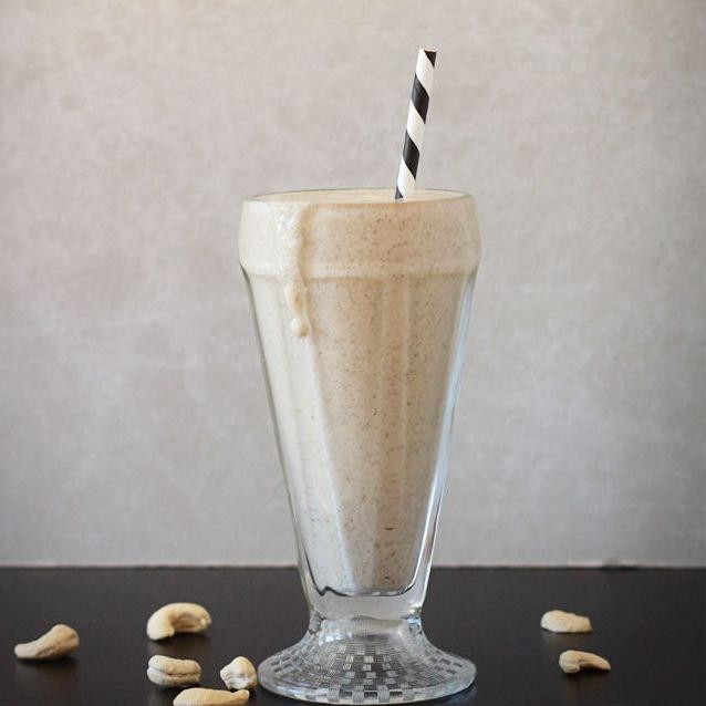 Vanilla Cashew Dream Smoothie