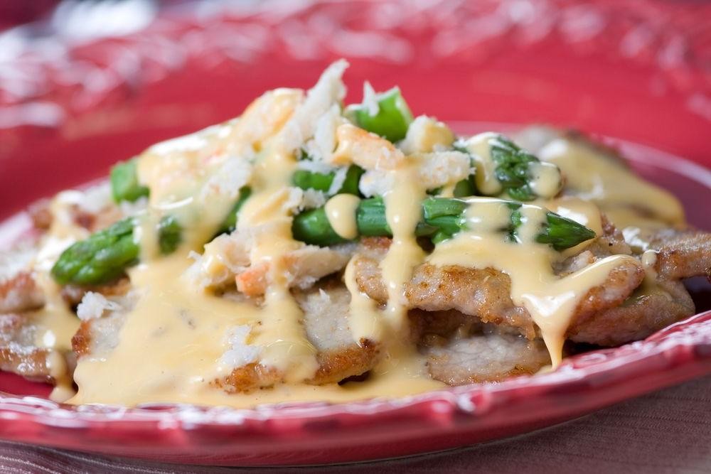 Veal Scallopini with Asparagus and Hollandaise