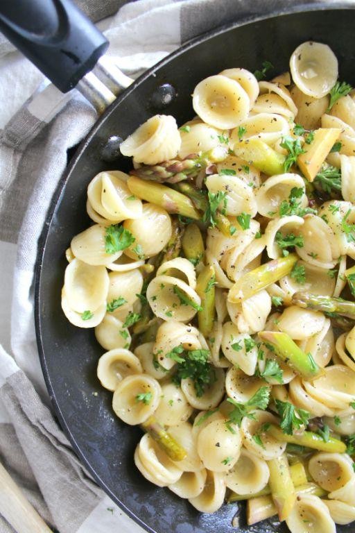 White Wine Asparagus Linguine