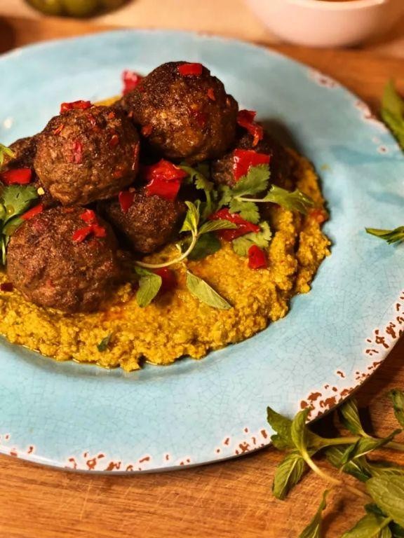 Zaatar Spiced Meatballs in Tomato Sauce