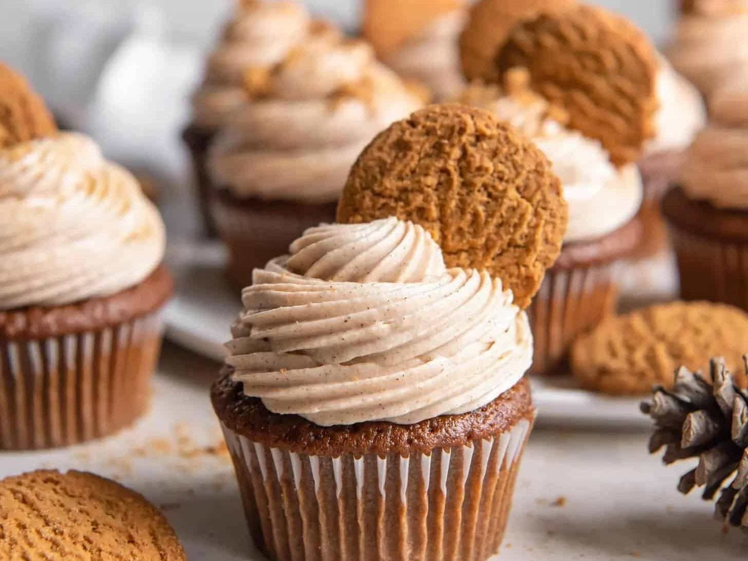 The BEST Gingerbread Cupcakes