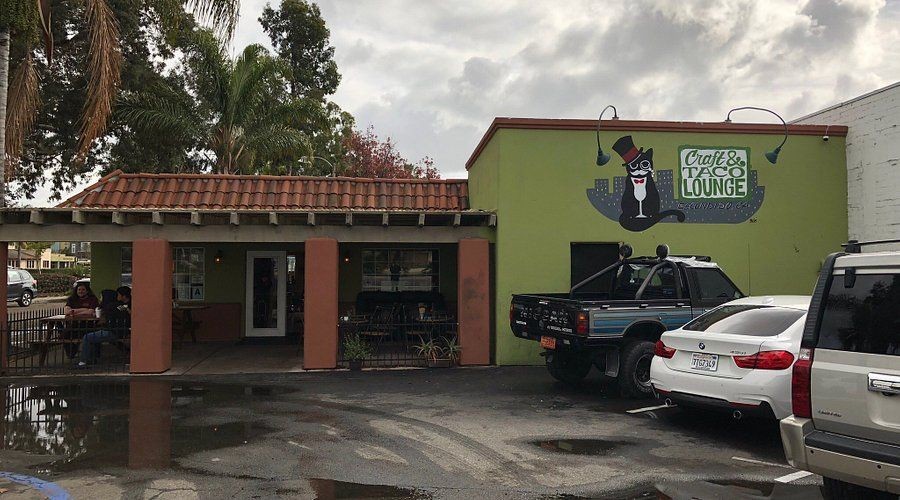 Craft and Taco Lounge