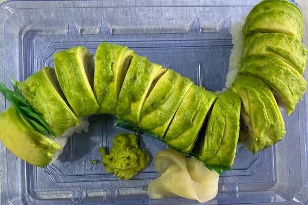 KIN ZABB THAI AND SUSHI