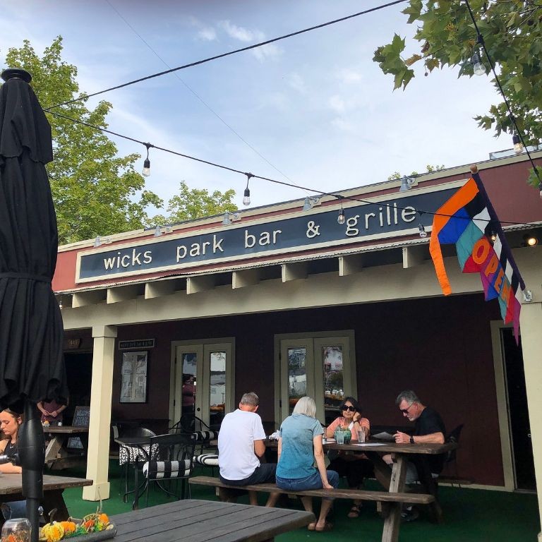 Wicks Park Bar & Grille